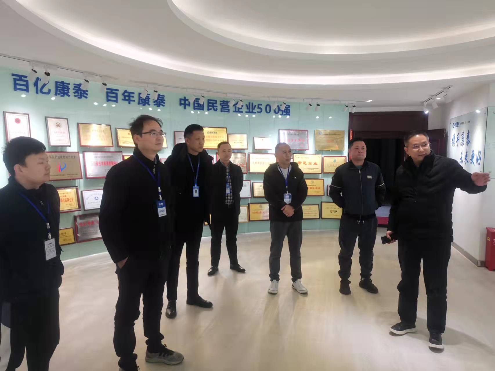 1640565439889244uK7A.jpg 1640565439889244uK7A.jpg